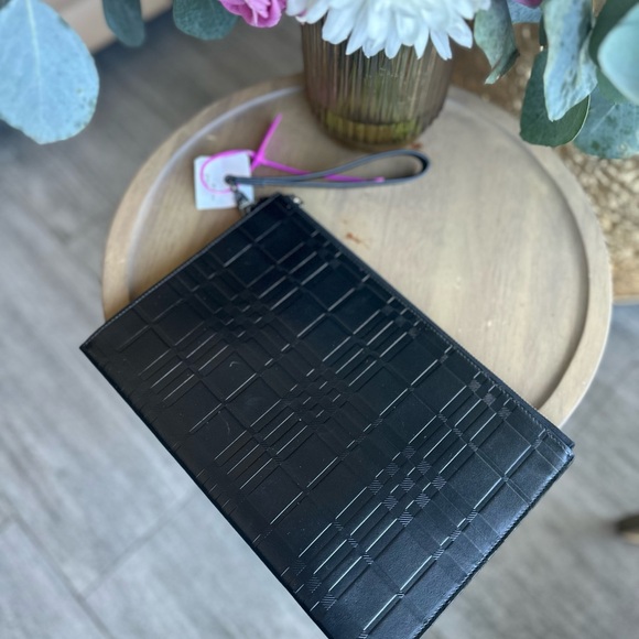 Brand new Burberry bag - Picture 3 of 3